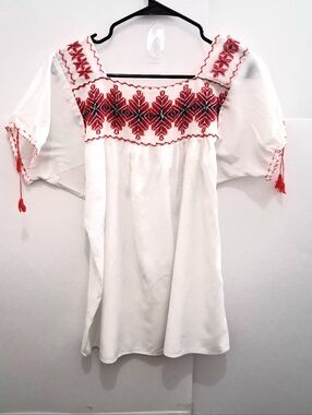 Ethnic White Peasant Blouse with Red Embroidery Loose Fit Size Small & XS